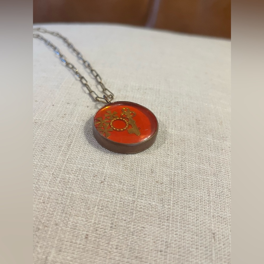 Vintage 1970s Lucite Red Pendant Necklace Key Floral Embedded Retro Boho - Picture 4 of 6